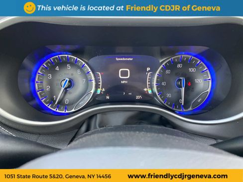 New 2026 Chrysler Pacifica Select image 16