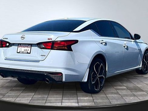 Used 2023 Nissan Altima 2.5 SR AWD/4WD image 6