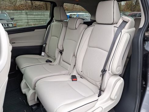 Certified 2025 Honda Odyssey Touring image 8