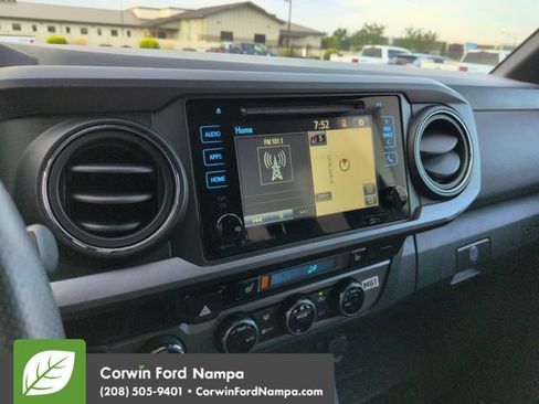 Used 2018 Toyota Tacoma TRD Sport w/ Technology Package AWD/4WD image 16