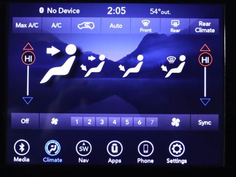 Used 2020 Chrysler Pacifica Touring w/ Advanced Safetytec Group image 18