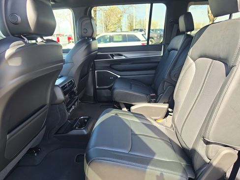 New 2026 Jeep Grand Wagoneer Limited AWD/4WD image 28