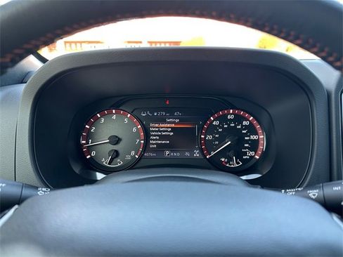 Used 2025 Nissan Frontier PRO-4X image 26