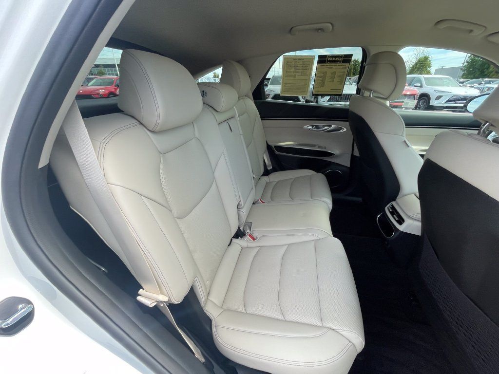 Used 2025 Genesis GV70 2.5T AWD/4WD image 26