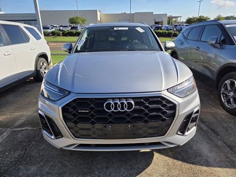 Used 2022 Audi Q5 2.0T Premium w/ Convenience Package AWD/4WD image 2