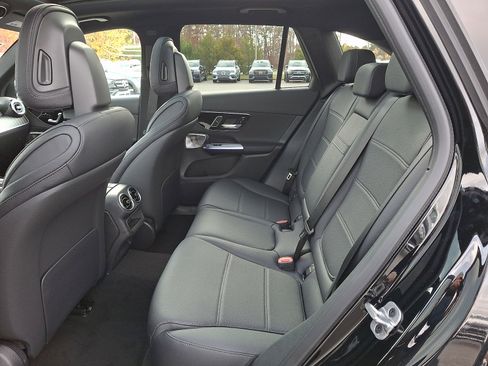 Used 2026 Mercedes-Benz GLC 300 4MATIC image 6