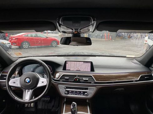 Used 2020 BMW 740i w/ M Sport Package RWD image 13