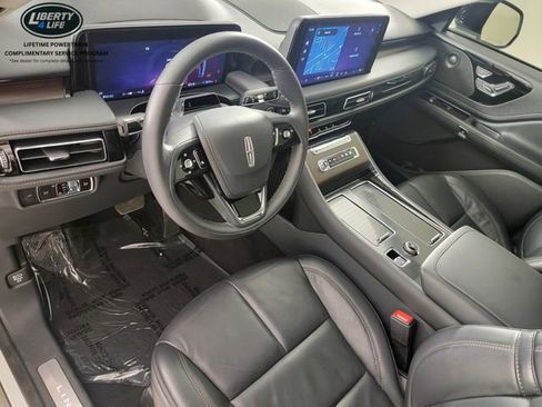 Used 2025 Lincoln Aviator Reserve w/ Jet Appearance Package AWD/4WD image 12