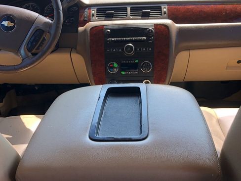 Used 2012 Chevrolet Tahoe LT RWD image 17