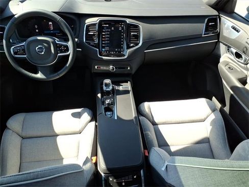 Used 2024 Volvo XC90 T8 Ultimate image 8