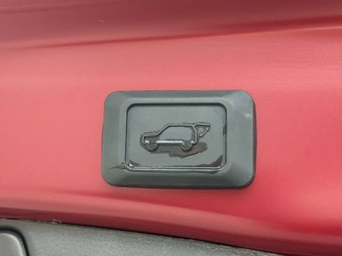 Used 2023 Toyota RAV4 XLE w/ Convenience Package FWD image 15