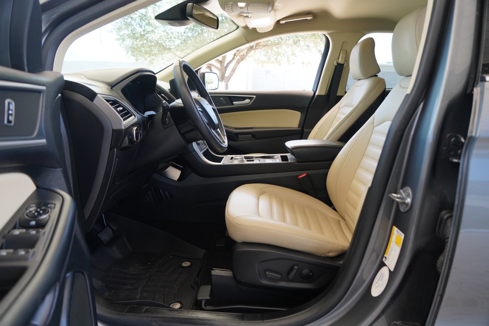 Used 2024 Ford Edge SEL AWD/4WD image 9