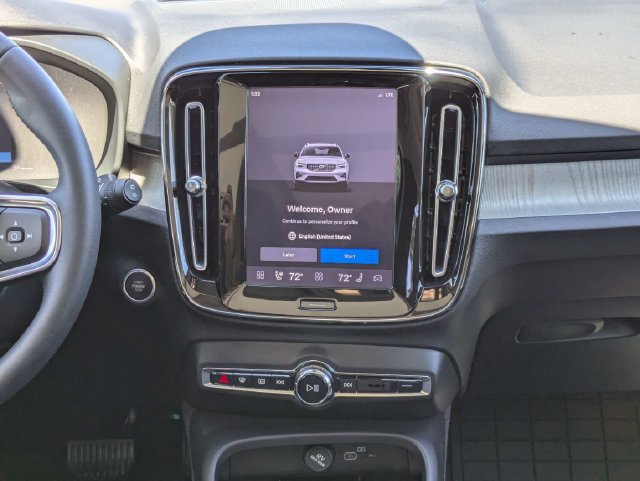 Certified 2024 Volvo XC40 B5 Plus w/ Protection Package Premier AWD/4WD image 23