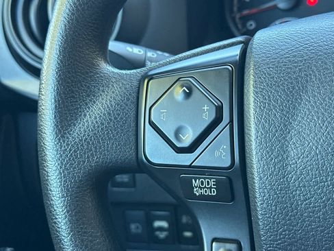 Used 2020 Toyota Tacoma SR AWD/4WD image 23