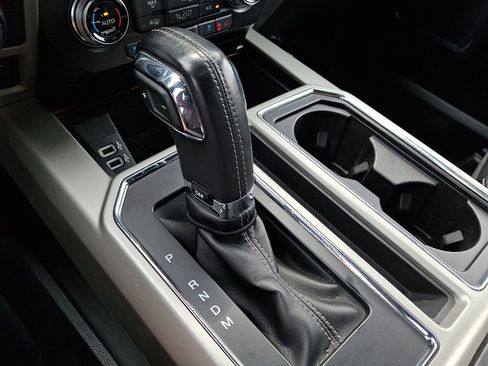 Used 2018 Ford F150 Lariat w/ Equipment Group 502A Luxury image 15