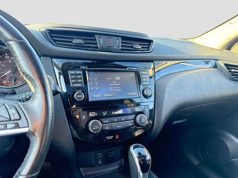 Used 2017 Nissan Rogue Sport SL w/ SL Premium Package AWD/4WD image 18