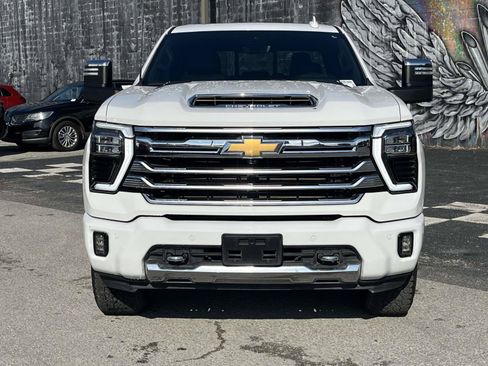 Used 2024 Chevrolet Silverado 3500 High Country w/ High Country Premium Package AWD/4WD image 2