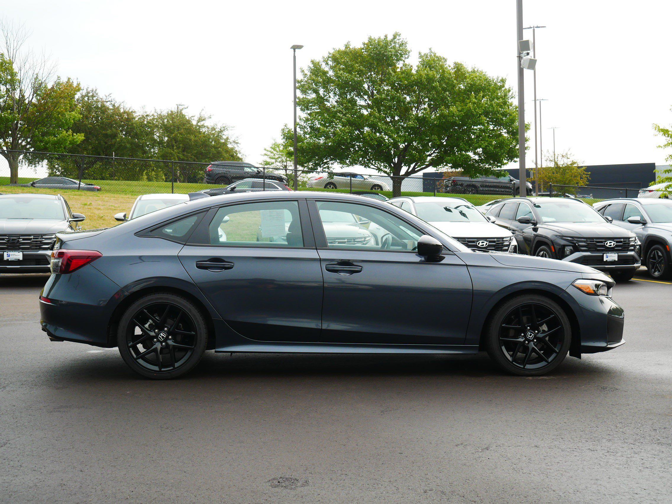 Used 2025 Honda Civic Sport image 5