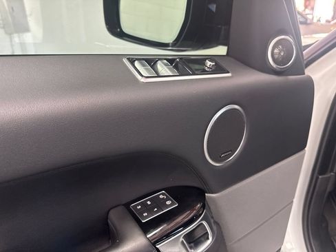 Used 2018 Land Rover Range Rover Sport Supercharged AWD/4WD image 10
