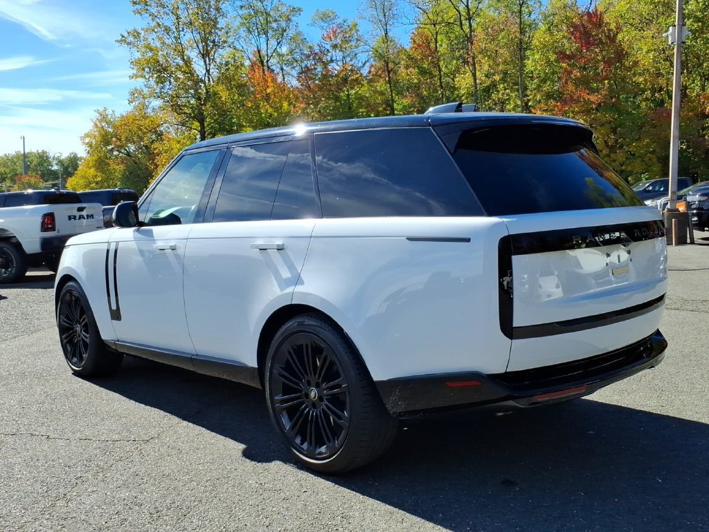 Used 2024 Land Rover Range Rover Autobiography AWD/4WD image 4