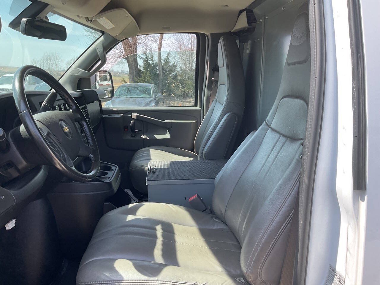 Used 2020 Chevrolet Express 3500 Extended w/ Driver Convenience Package RWD image 9