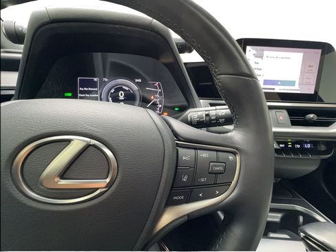 Used 2024 Lexus UX 250h FWD w/ Premium Package image 40