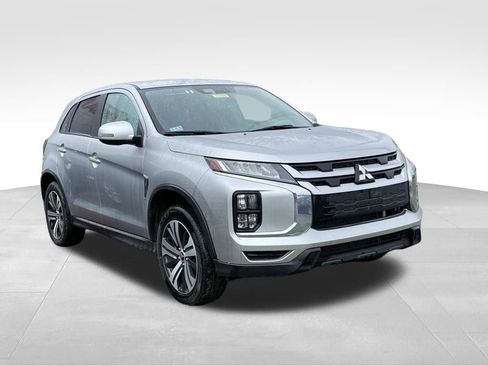 Used 2025 Mitsubishi Outlander Sport SE AWD/4WD image 3