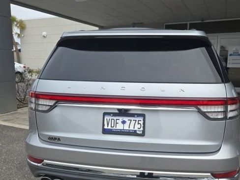 Used 2023 Lincoln Aviator AWD w/ Premium Package image 5
