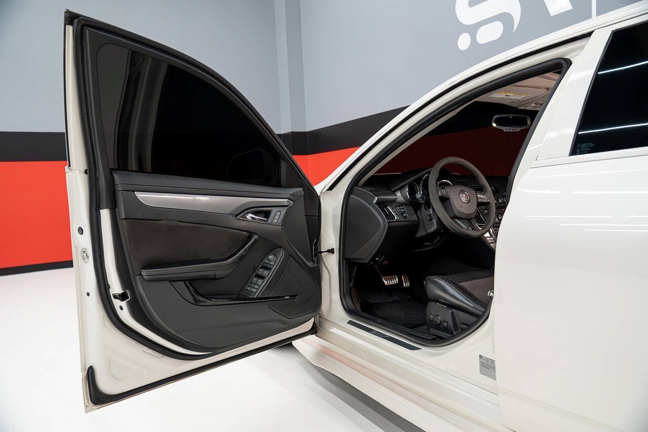 Used 2013 Cadillac CTS V RWD image 37