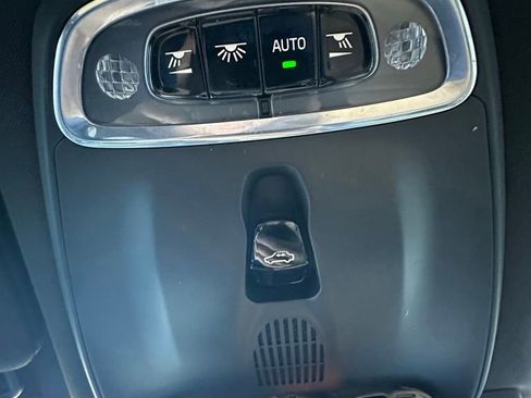 Used 2018 Volvo V90 T5 Cross Country w/ Convenience Package image 27