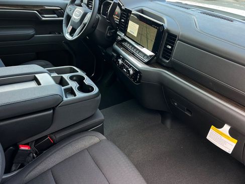 New 2026 GMC Sierra 1500 Elevation image 14