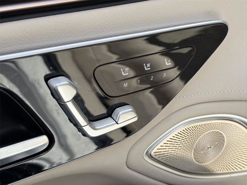 Used 2023 Mercedes-Benz EQS 580 4MATIC Sedan image 24