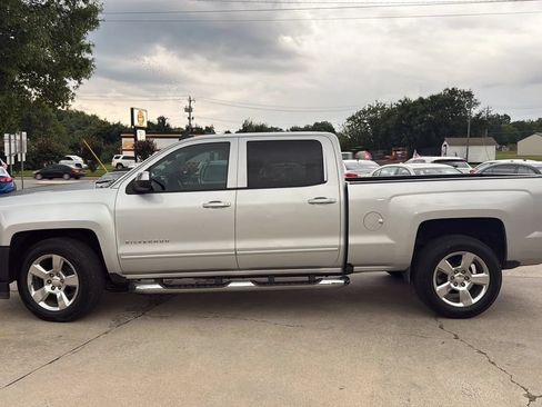 Used 2016 Chevrolet Silverado 1500 LT w/ LT Convenience Package RWD image 2