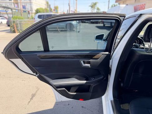 Used 2014 Mercedes-Benz E 350 Sedan image 24