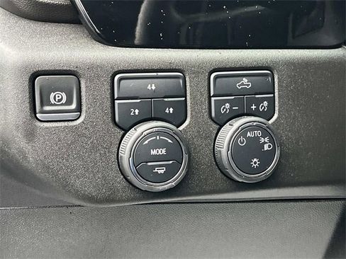 Used 2024 Chevrolet Silverado 3500 LT image 30