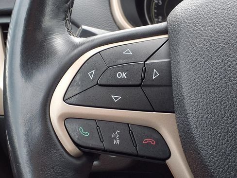 Used 2016 Jeep Cherokee Latitude w/ Comfort/Convenience Group AWD/4WD image 26