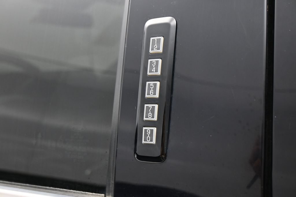 Used 2023 Ford F250 Lariat w/ Chrome Package AWD/4WD image 9