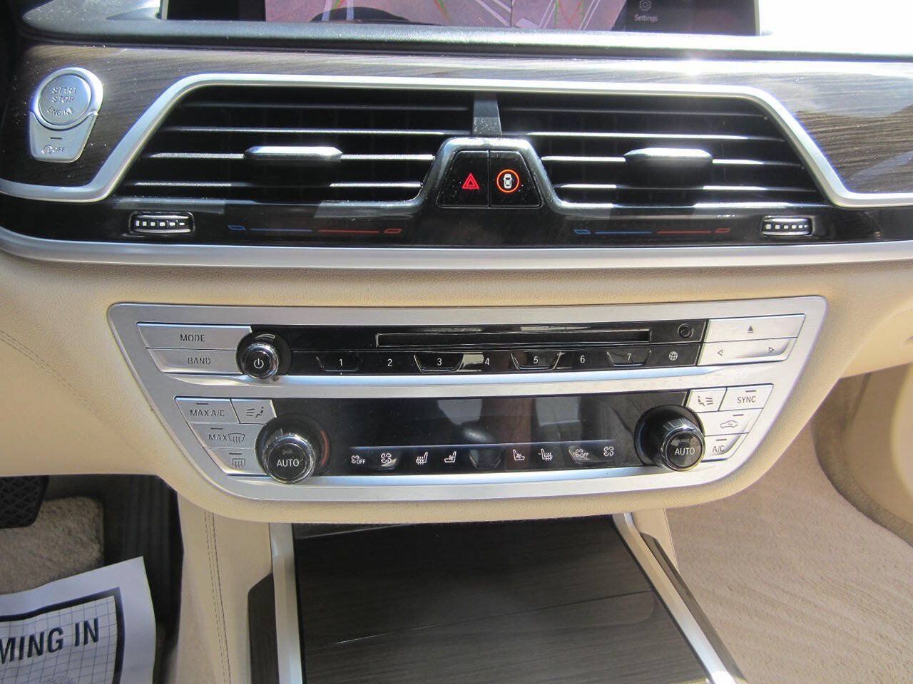 Used 2020 BMW 740i w/ Premium Package RWD image 36