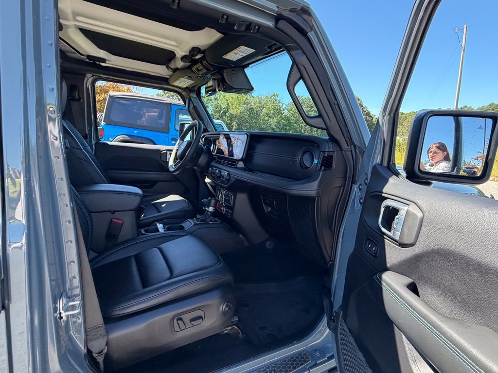 Used 2024 Jeep Wrangler Unlimited Rubicon 4xe AWD/4WD image 46