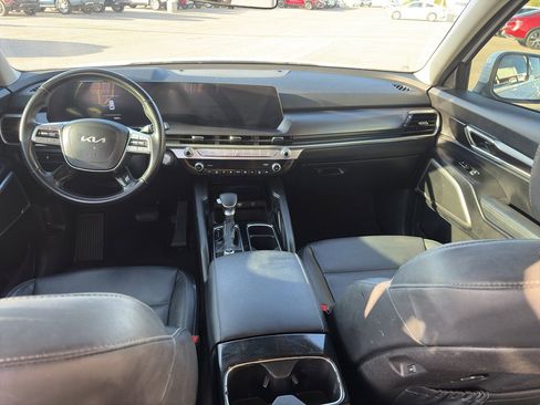 Used 2023 Kia Telluride LX image 14