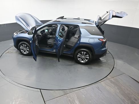 Used 2025 Chevrolet Equinox LT w/ Convenience Package II image 42