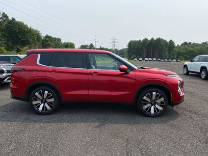New 2025 Mitsubishi Outlander SE