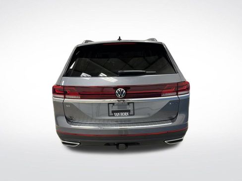 Used 2024 Volkswagen Atlas SE image 12
