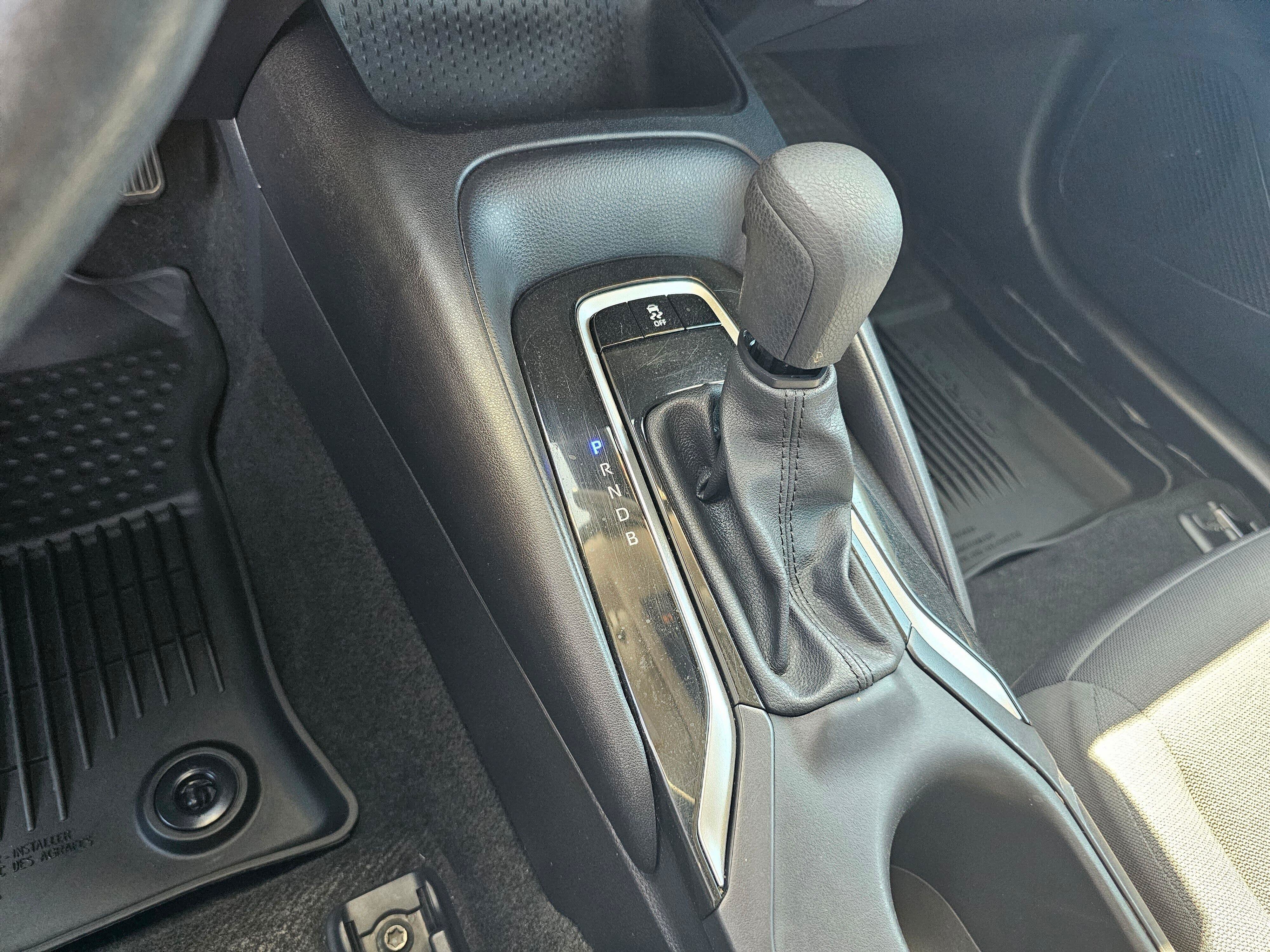 Certified 2025 Toyota Corolla LE FWD image 28