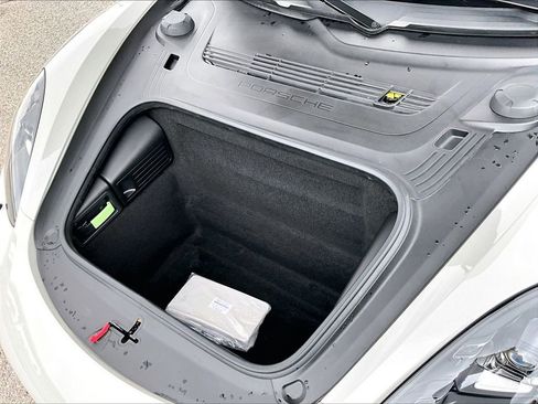 Certified 2024 Porsche 718 Cayman S RWD image 24