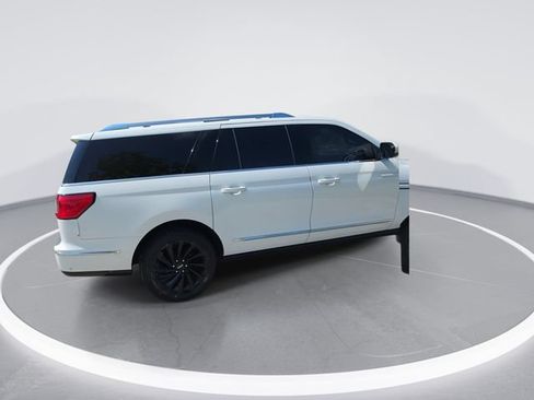 Used 2021 Lincoln Navigator L Reserve AWD/4WD image 6