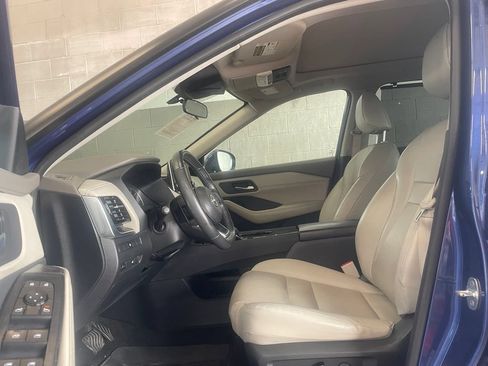 Certified 2022 Nissan Rogue SV w/ SV Premium Package FWD image 10