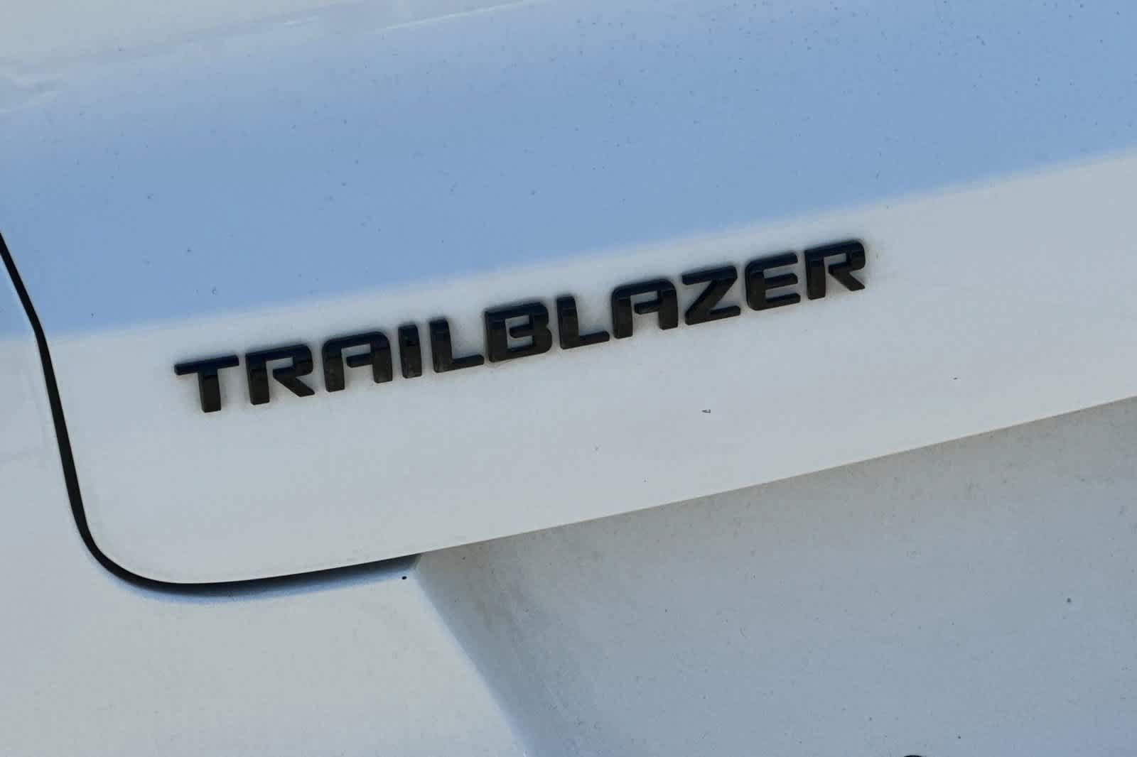 Used 2022 Chevrolet TrailBlazer RS w/ Sun and Liftgate Package FWD image 13