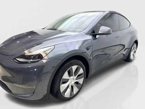Used 2023 Tesla Model Y Long Range AWD/4WD image 11