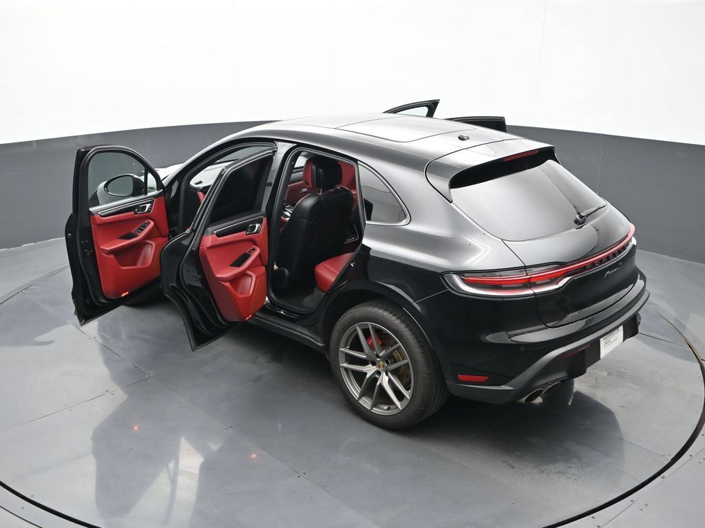 Certified 2023 Porsche Macan S AWD/4WD image 26
